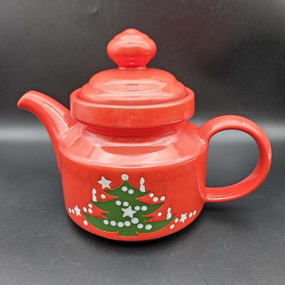 NEW Waechtersbach Red Christmas Tree Coffee Pot Teapot 40 oz 5 cup Germany